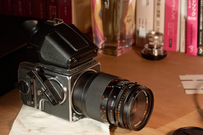 Hasselblad Lens Distagon 50 mm f.4 T Carl Zeiss with Lid ant and post 